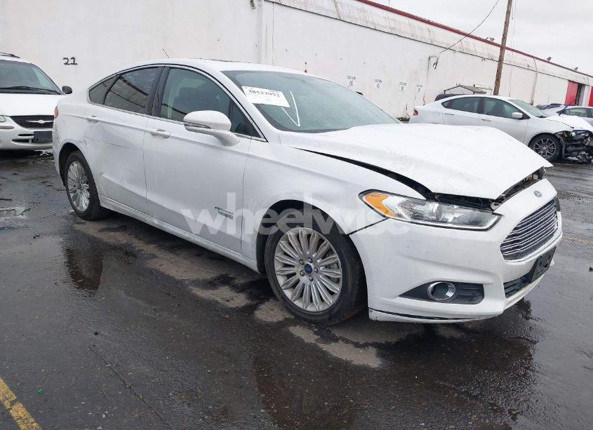 2015 Ford Fusion ENERGI SE LUXURY (VIN 3FA6P0PUXFR245420) main photo