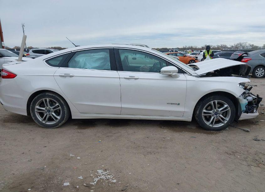 Photo 12 of 2016 Ford Fusion HYBRID TITANIUM (VIN 3FA6P0RU0GR371283)