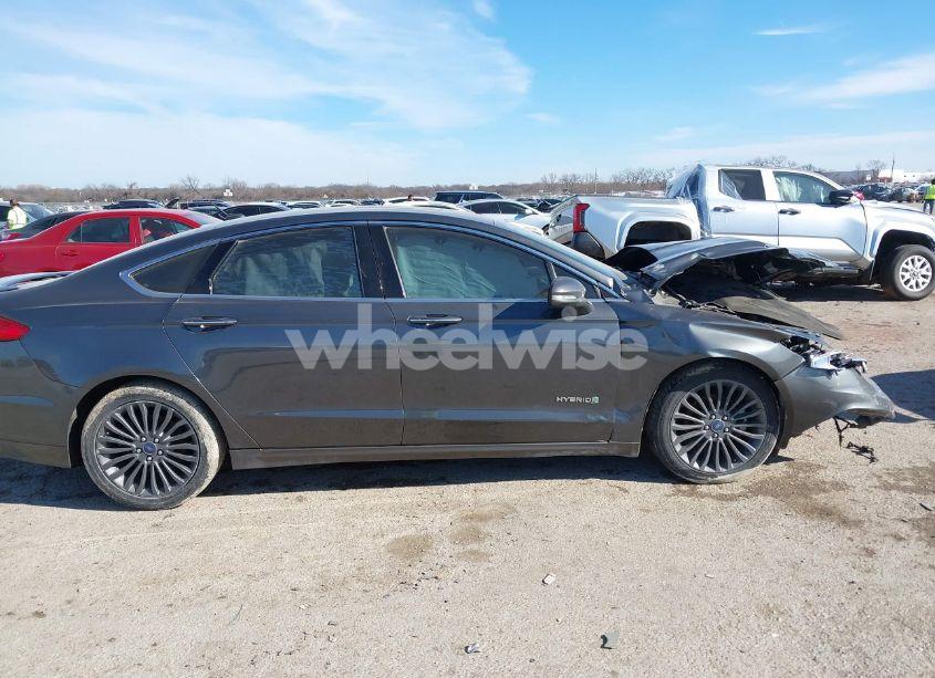 Photo 13 of 2017 Ford Fusion HYBRID TITANIUM (VIN 3FA6P0RU0HR314681)