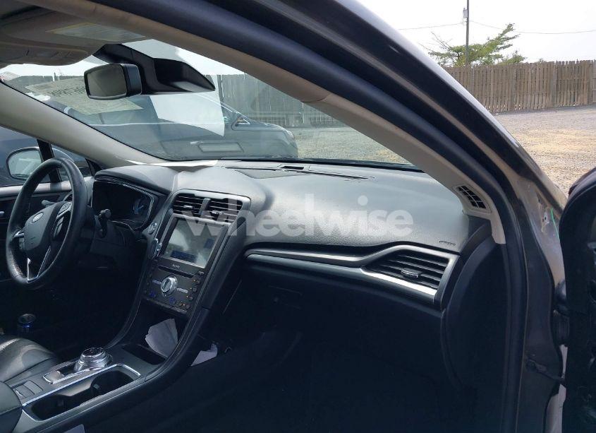 Photo 5 of 2020 Ford Fusion HYBRID TITANIUM (VIN 3FA6P0RU0LR141494)