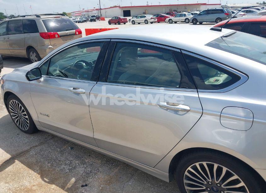 Photo 14 of 2017 Ford Fusion HYBRID TITANIUM (VIN 3FA6P0RU1HR317556)