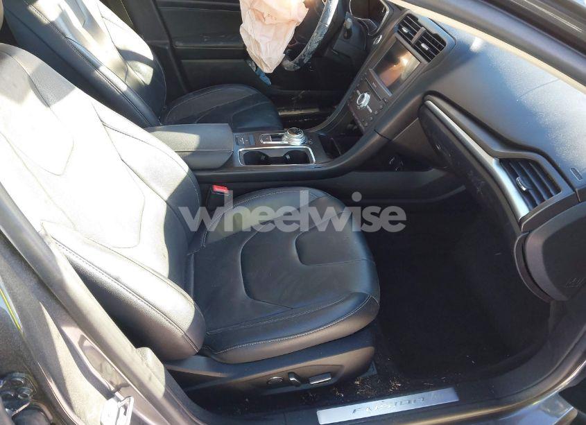 Photo 5 of 2018 Ford Fusion HYBRID TITANIUM (VIN 3FA6P0RU1JR101826)