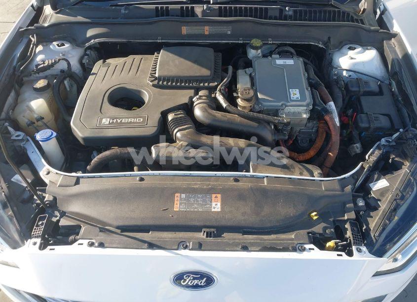 Photo 10 of 2018 Ford Fusion HYBRID TITANIUM (VIN 3FA6P0RU1JR116844)