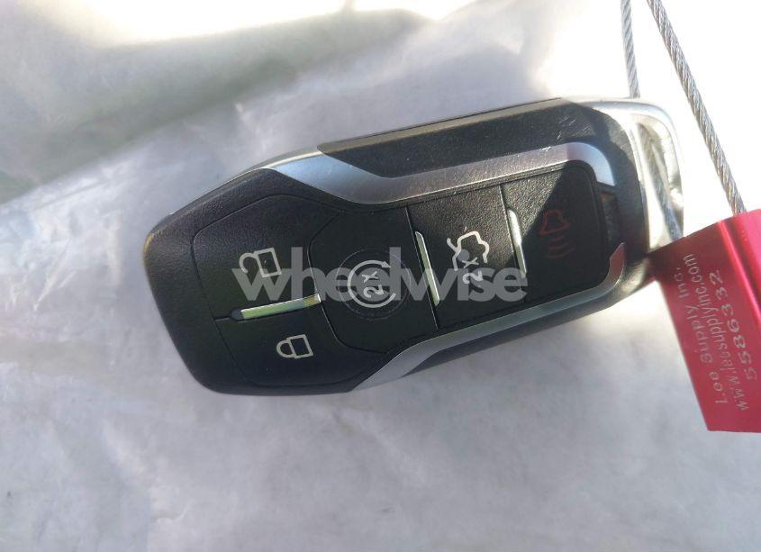 Photo 11 of 2018 Ford Fusion HYBRID TITANIUM (VIN 3FA6P0RU1JR116844)