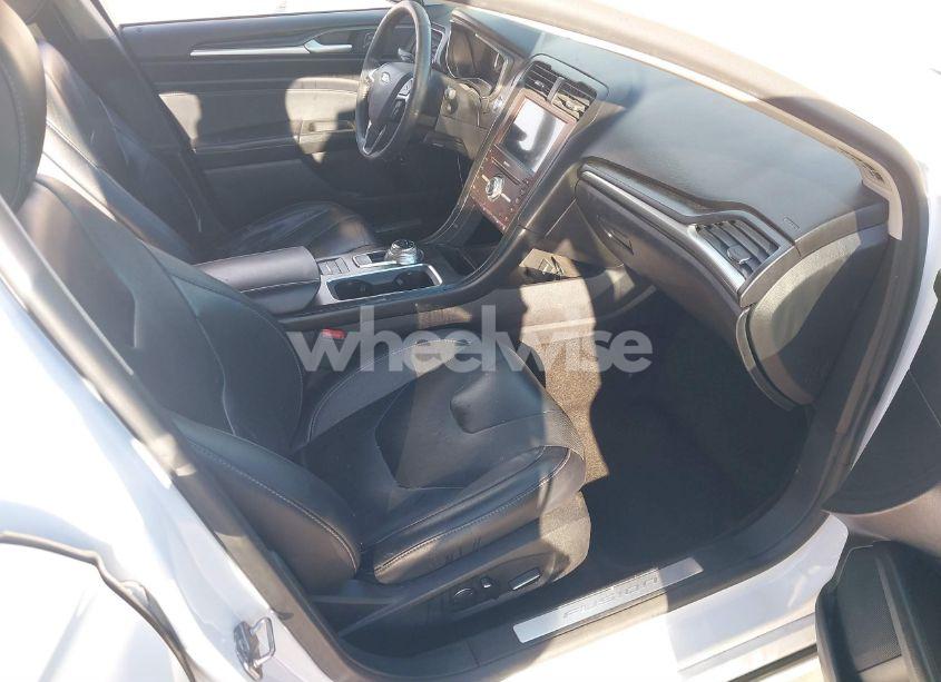 Photo 5 of 2018 Ford Fusion HYBRID TITANIUM (VIN 3FA6P0RU1JR116844)