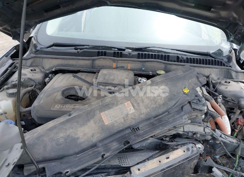 Photo 10 of 2018 Ford Fusion HYBRID TITANIUM (VIN 3FA6P0RU1JR120392)