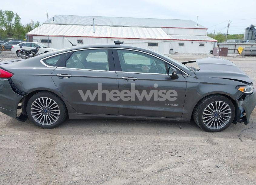 Photo 13 of 2018 Ford Fusion HYBRID TITANIUM (VIN 3FA6P0RU1JR120392)