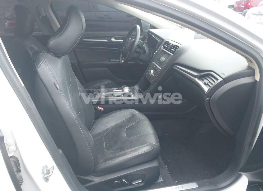 Photo 5 of 2019 Ford Fusion HYBRID TITANIUM (VIN 3FA6P0RU1KR110219)