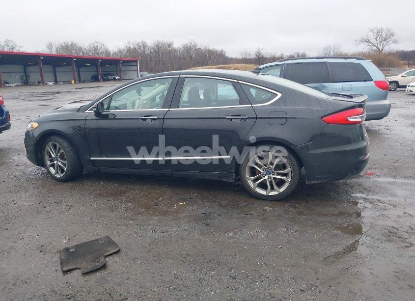 Photo 13 of 2020 Ford Fusion HYBRID TITANIUM (VIN 3FA6P0RU2LR139584)