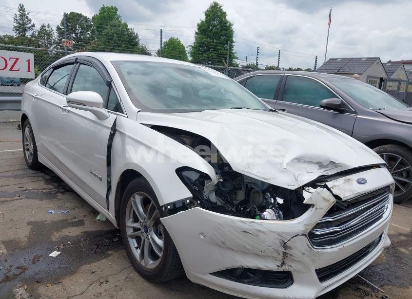 2016 Ford Fusion HYBRID TITANIUM (VIN 3FA6P0RU3GR190355) main photo