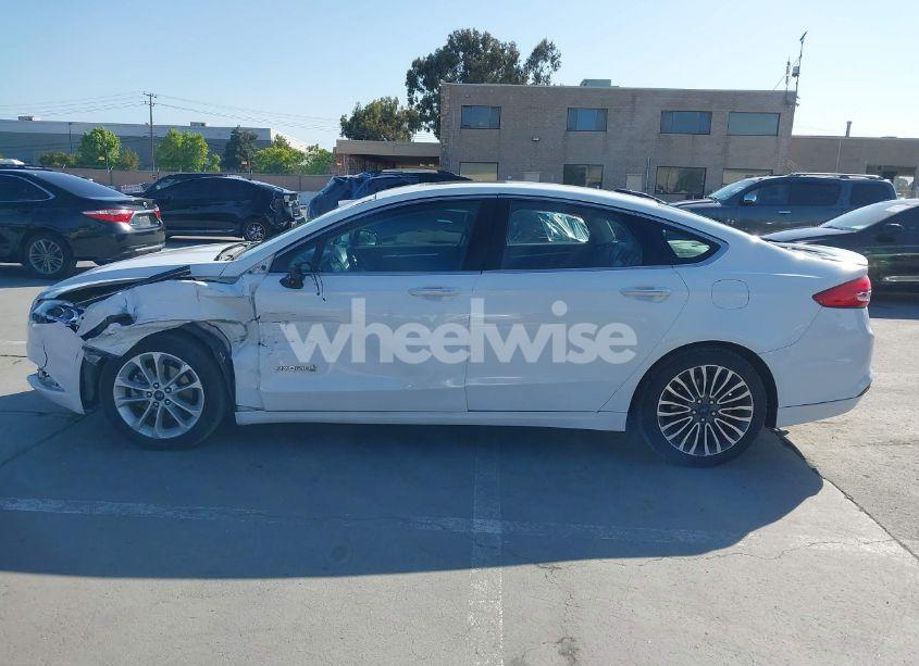 Photo 15 of 2017 Ford Fusion HYBRID TITANIUM (VIN 3FA6P0RU3HR323164)