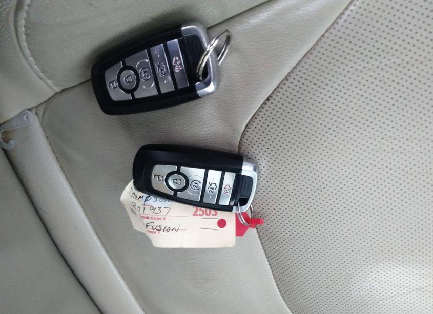 Photo 11 of 2017 Ford Fusion HYBRID TITANIUM (VIN 3FA6P0RU3HR359887)