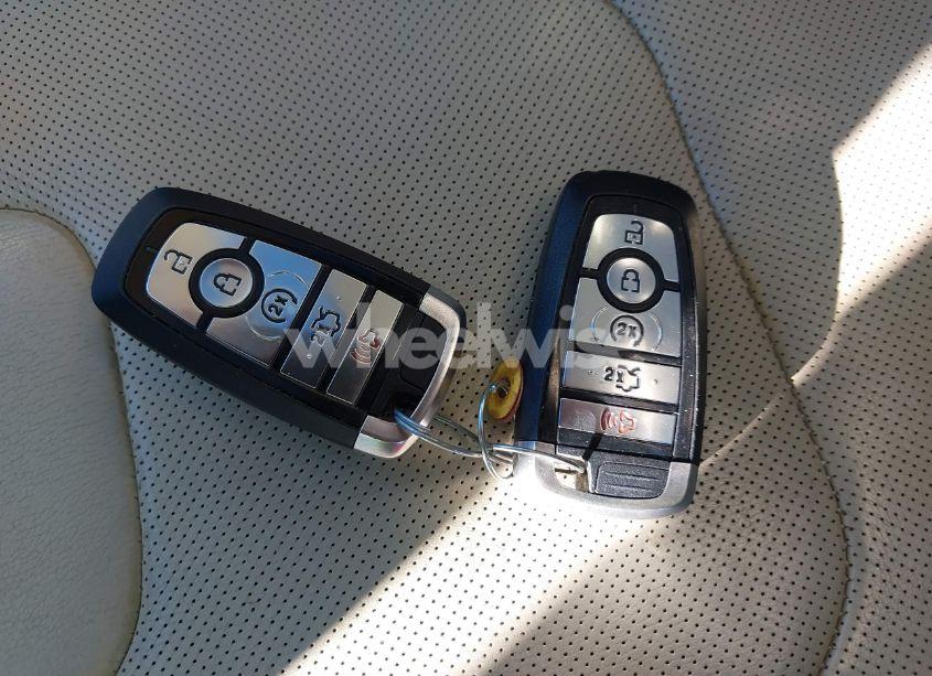 Photo 11 of 2018 Ford Fusion HYBRID TITANIUM (VIN 3FA6P0RU3JR250514)