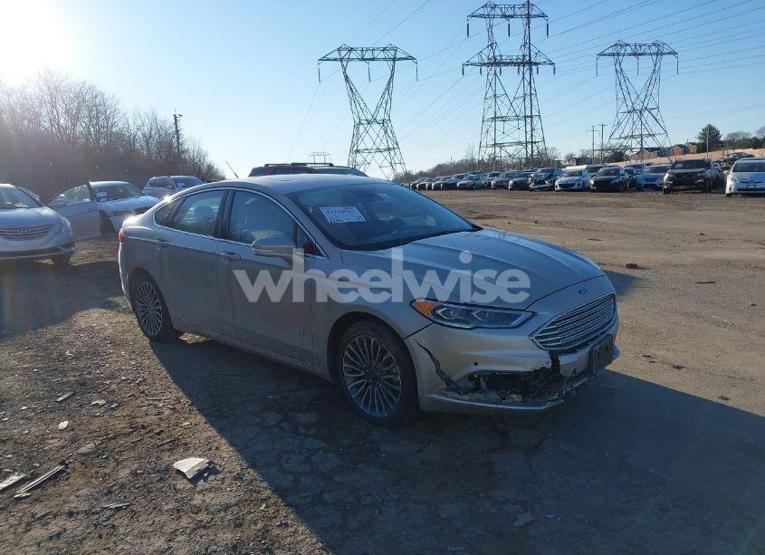 2018 Ford Fusion HYBRID (VIN 3FA6P0RU3JR273839) main photo