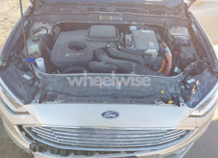 Photo 10 of 2018 Ford Fusion HYBRID (VIN 3FA6P0RU3JR273839)