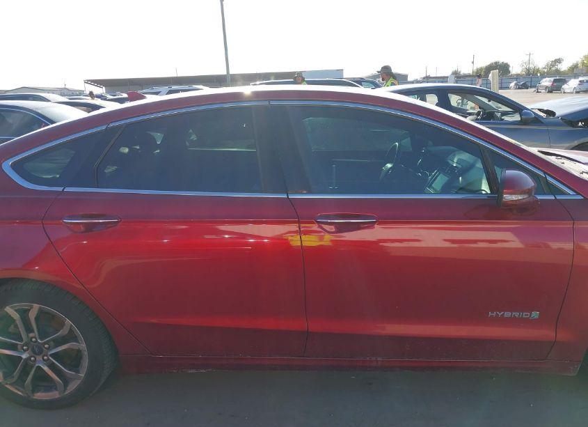Photo 14 of 2019 Ford Fusion HYBRID TITANIUM (VIN 3FA6P0RU3KR235562)