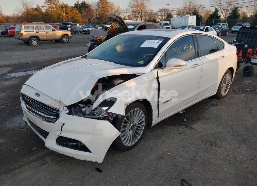 Photo 2 of 2014 Ford Fusion HYBRID TITANIUM (VIN 3FA6P0RU4ER350871)