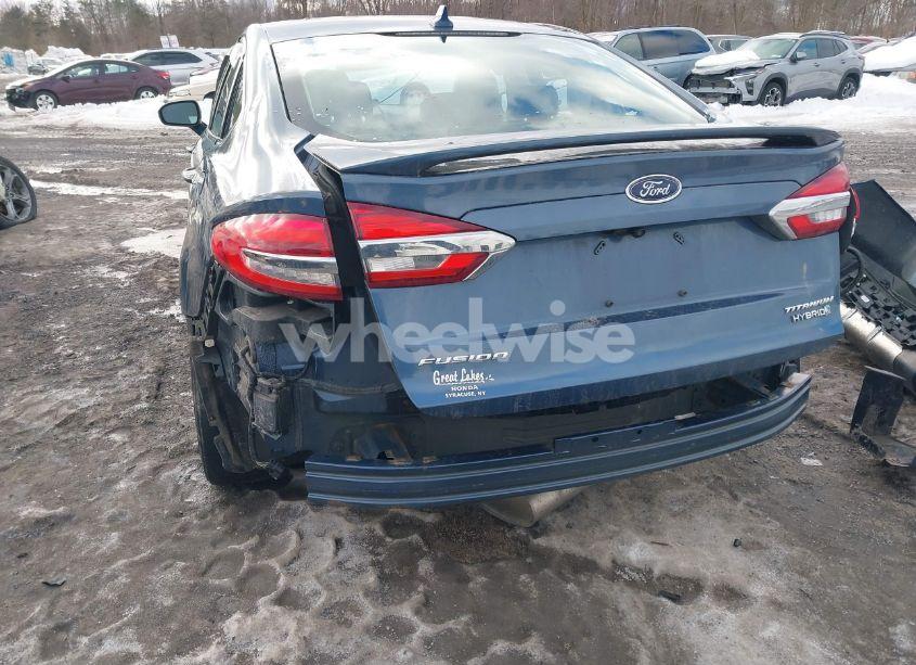 Photo 18 of 2019 Ford Fusion HYBRID TITANIUM (VIN 3FA6P0RU4KR111168)