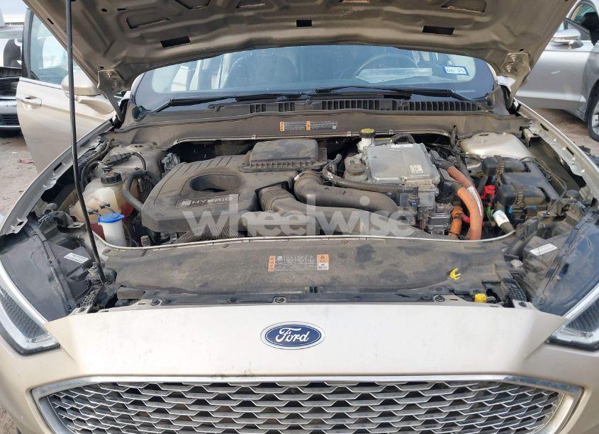 Photo 10 of 2019 Ford Fusion HYBRID TITANIUM (VIN 3FA6P0RU4KR144431)