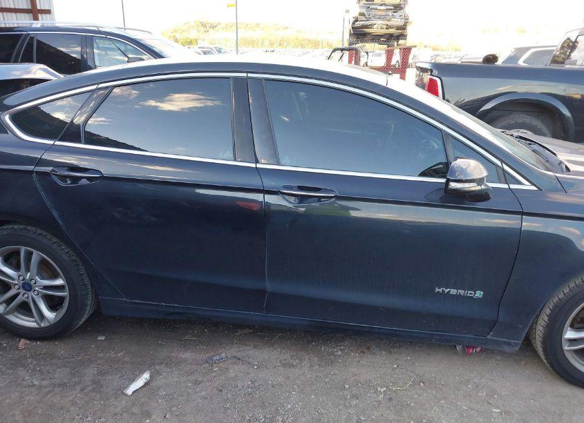 Photo 13 of 2015 Ford Fusion HYBRID TITANIUM (VIN 3FA6P0RU5FR193773)