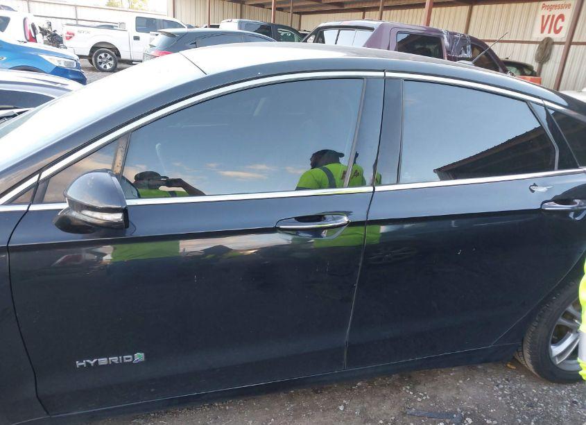 Photo 14 of 2015 Ford Fusion HYBRID TITANIUM (VIN 3FA6P0RU5FR193773)