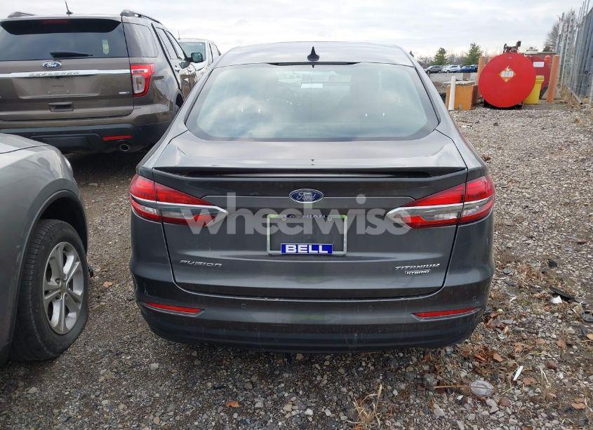 Photo 16 of 2020 Ford Fusion HYBRID TITANIUM (VIN 3FA6P0RU5LR156976)