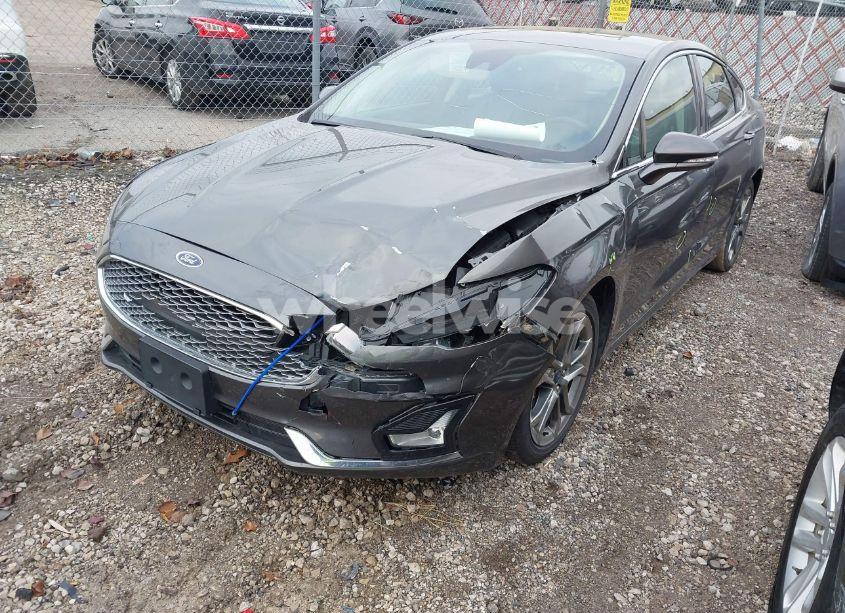 Photo 2 of 2020 Ford Fusion HYBRID TITANIUM (VIN 3FA6P0RU5LR156976)