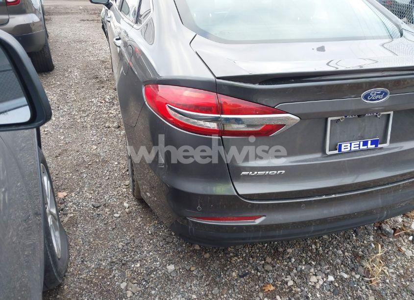 Photo 3 of 2020 Ford Fusion HYBRID TITANIUM (VIN 3FA6P0RU5LR156976)