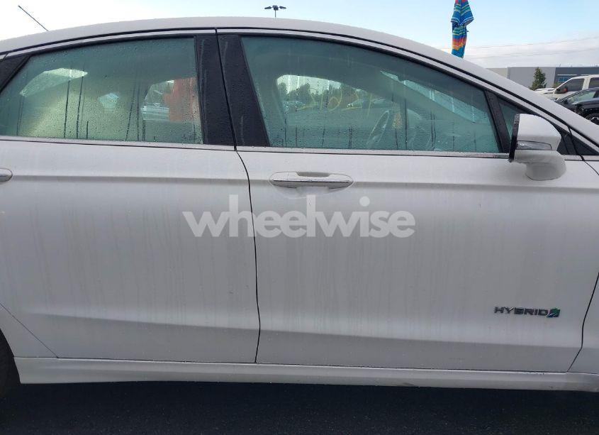 Photo 13 of 2014 Ford Fusion HYBRID TITANIUM (VIN 3FA6P0RU6ER158304)