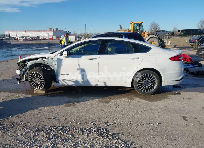 Photo 14 of 2017 Ford Fusion HYBRID TITANIUM (VIN 3FA6P0RU7HR383528)