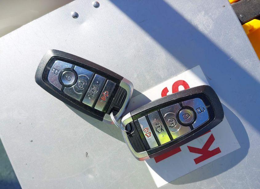 Photo 11 of 2018 Ford Fusion HYBRID TITANIUM (VIN 3FA6P0RU7JR269342)