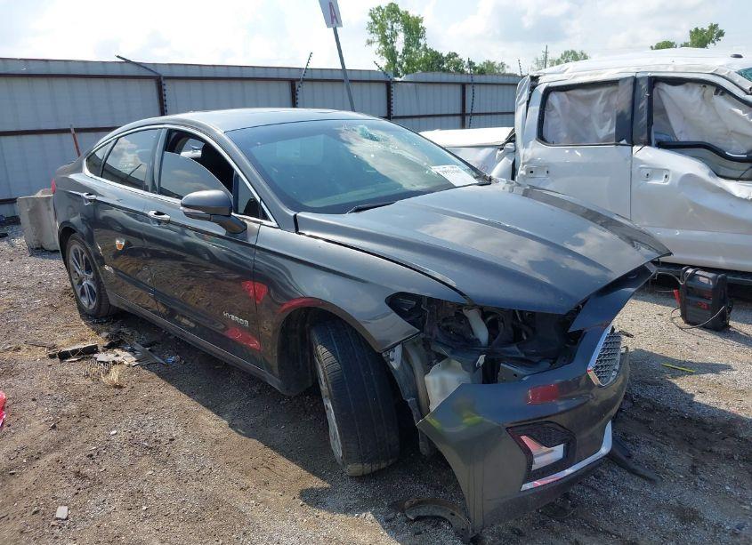2019 Ford Fusion HYBRID TITANIUM (VIN 3FA6P0RU7KR273683) main photo