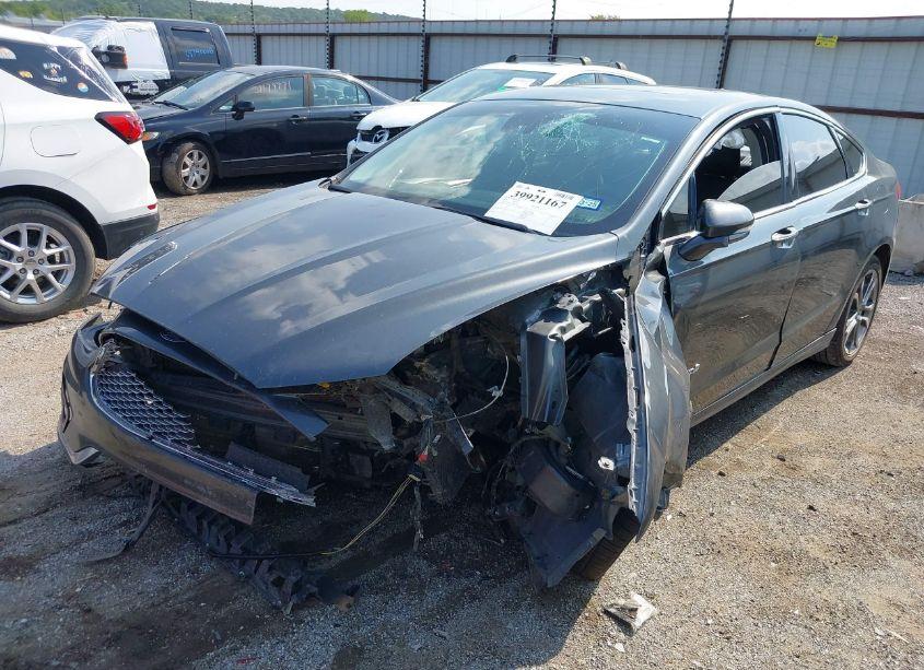 Photo 2 of 2019 Ford Fusion HYBRID TITANIUM (VIN 3FA6P0RU7KR273683)