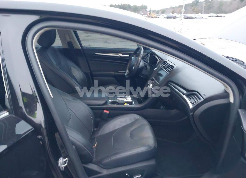 Photo 5 of 2020 Ford Fusion HYBRID TITANIUM (VIN 3FA6P0RU7LR141332)