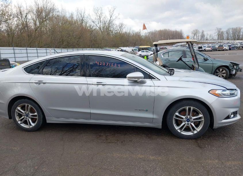 Photo 13 of 2015 Ford Fusion HYBRID TITANIUM (VIN 3FA6P0RU8FR181312)