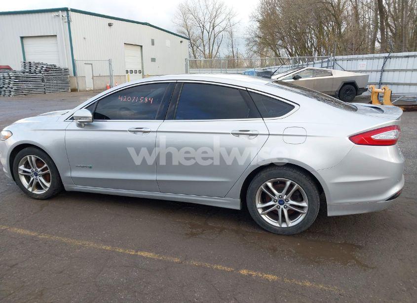 Photo 14 of 2015 Ford Fusion HYBRID TITANIUM (VIN 3FA6P0RU8FR181312)
