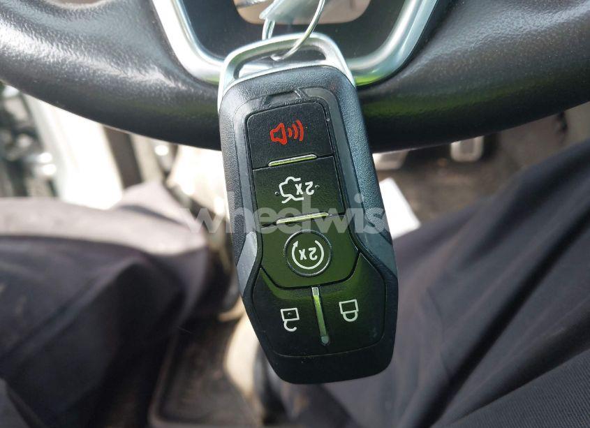 Photo 11 of 2016 Ford Fusion HYBRID TITANIUM (VIN 3FA6P0RU8GR171770)