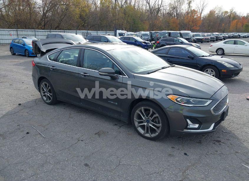 2019 Ford Fusion HYBRID TITANIUM (VIN 3FA6P0RU8KR188304) main photo