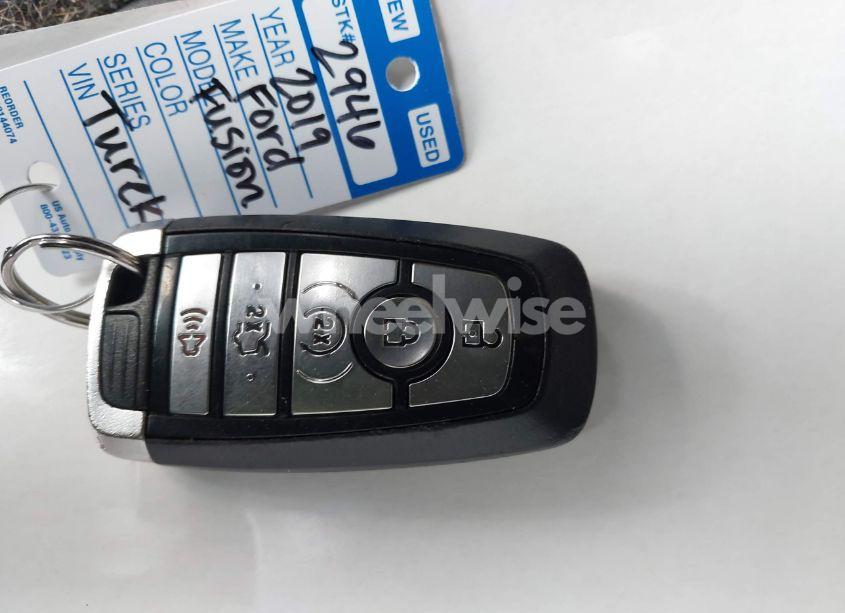 Photo 11 of 2019 Ford Fusion HYBRID TITANIUM (VIN 3FA6P0RU8KR188304)