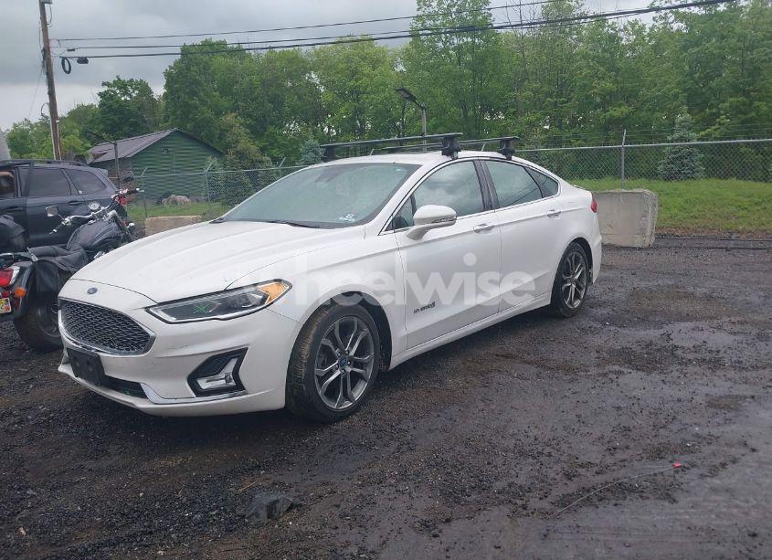 Photo 2 of 2019 Ford Fusion HYBRID TITANIUM (VIN 3FA6P0RU8KR208230)