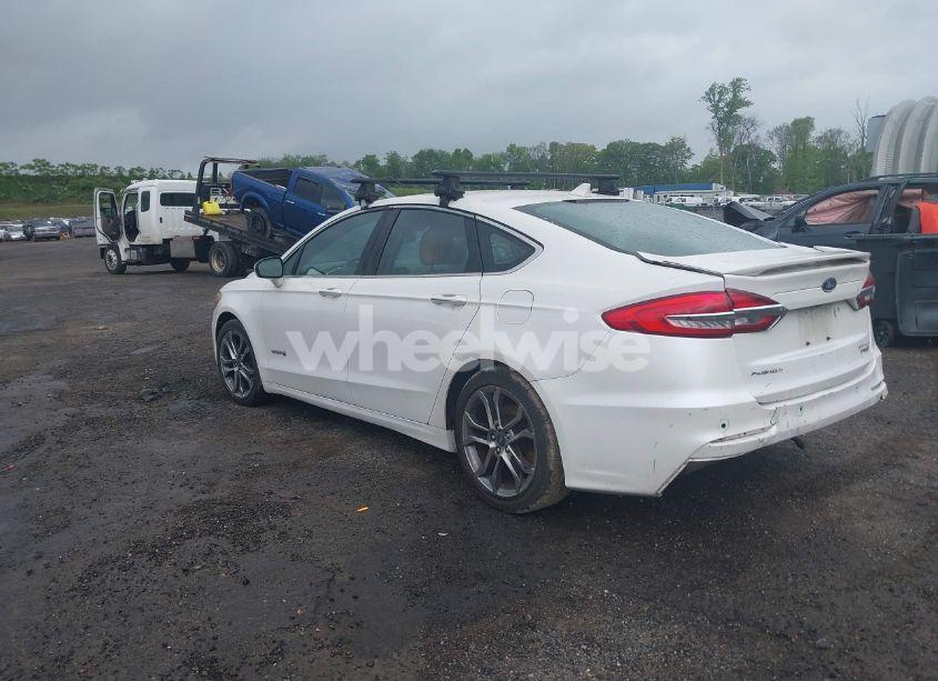 Photo 3 of 2019 Ford Fusion HYBRID TITANIUM (VIN 3FA6P0RU8KR208230)