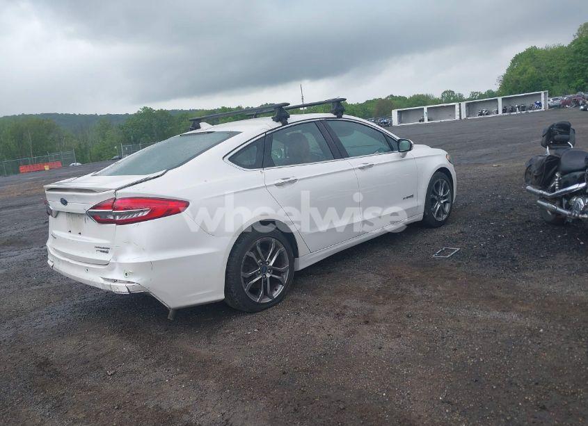 Photo 4 of 2019 Ford Fusion HYBRID TITANIUM (VIN 3FA6P0RU8KR208230)