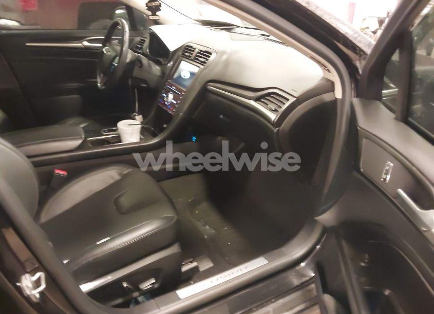 Photo 5 of 2020 Ford Fusion HYBRID TITANIUM (VIN 3FA6P0RU8LR141355)