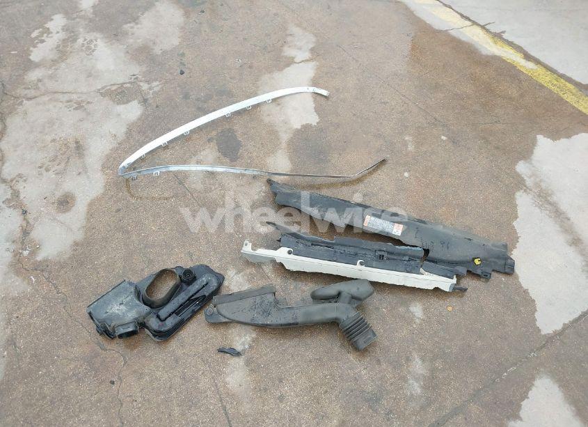 Photo 12 of 2016 Ford Fusion HYBRID TITANIUM (VIN 3FA6P0RU9GR143203)