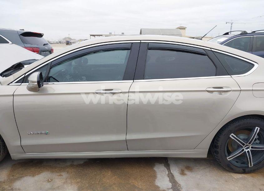 Photo 15 of 2016 Ford Fusion HYBRID TITANIUM (VIN 3FA6P0RU9GR143203)
