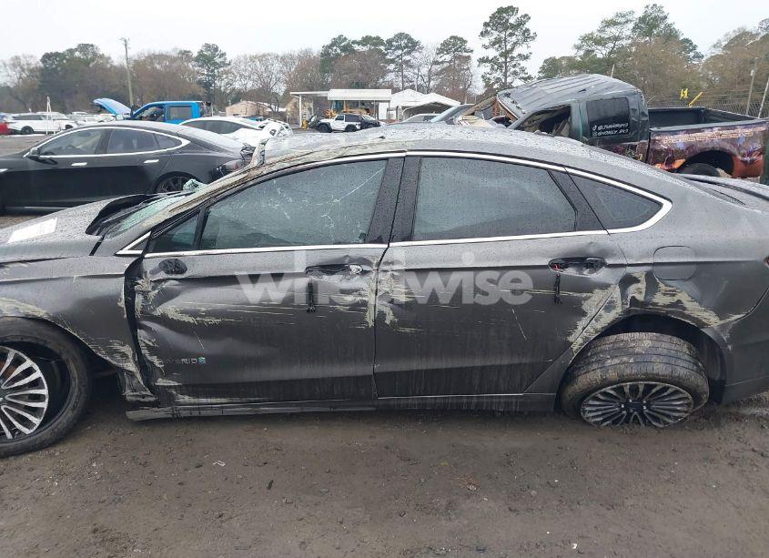 Photo 13 of 2017 Ford Fusion HYBRID TITANIUM (VIN 3FA6P0RU9HR107965)