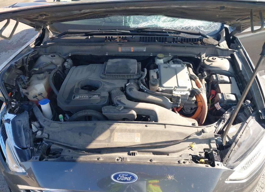 Photo 10 of 2018 Ford Fusion HYBRID TITANIUM (VIN 3FA6P0RU9JR120754)