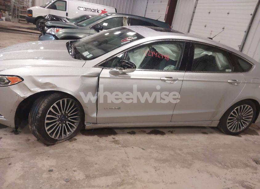 Photo 14 of 2018 Ford Fusion HYBRID TITANIUM (VIN 3FA6P0RU9JR131818)