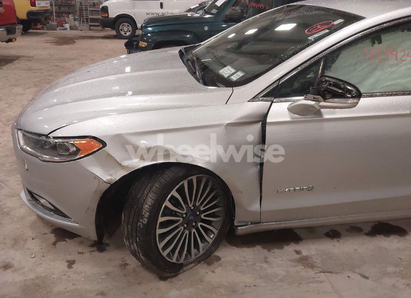 Photo 6 of 2018 Ford Fusion HYBRID TITANIUM (VIN 3FA6P0RU9JR131818)