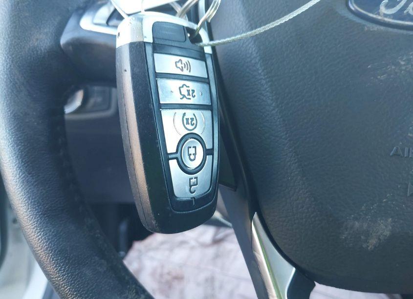 Photo 11 of 2019 Ford Fusion HYBRID TITANIUM (VIN 3FA6P0RU9KR206857)